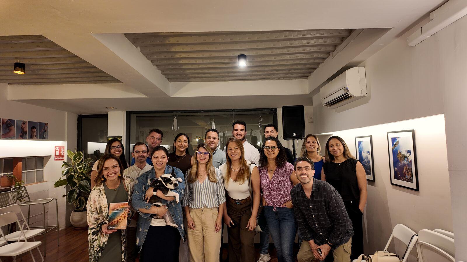 Foto de grupo del encuentro de colombianos en Barcelona
